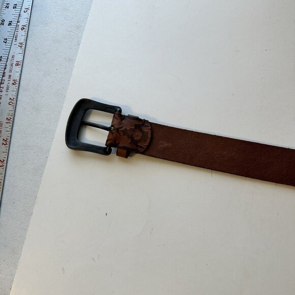 Levi Straus Signature Belt Women Size Large Brown Leather Buckle Studs 34 in - Picture 10 of 10